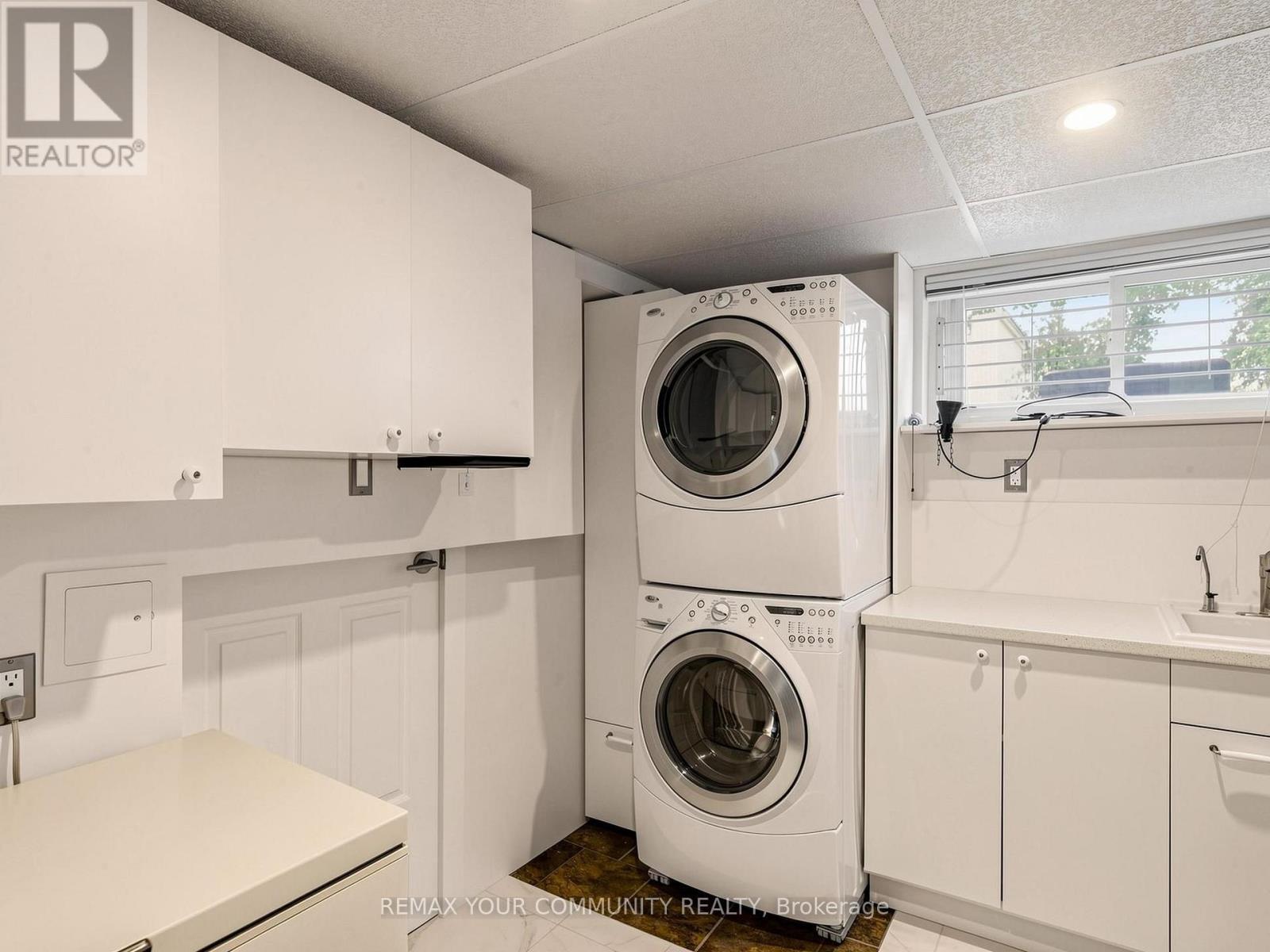 75 St. Andrews Court, Aurora, ON