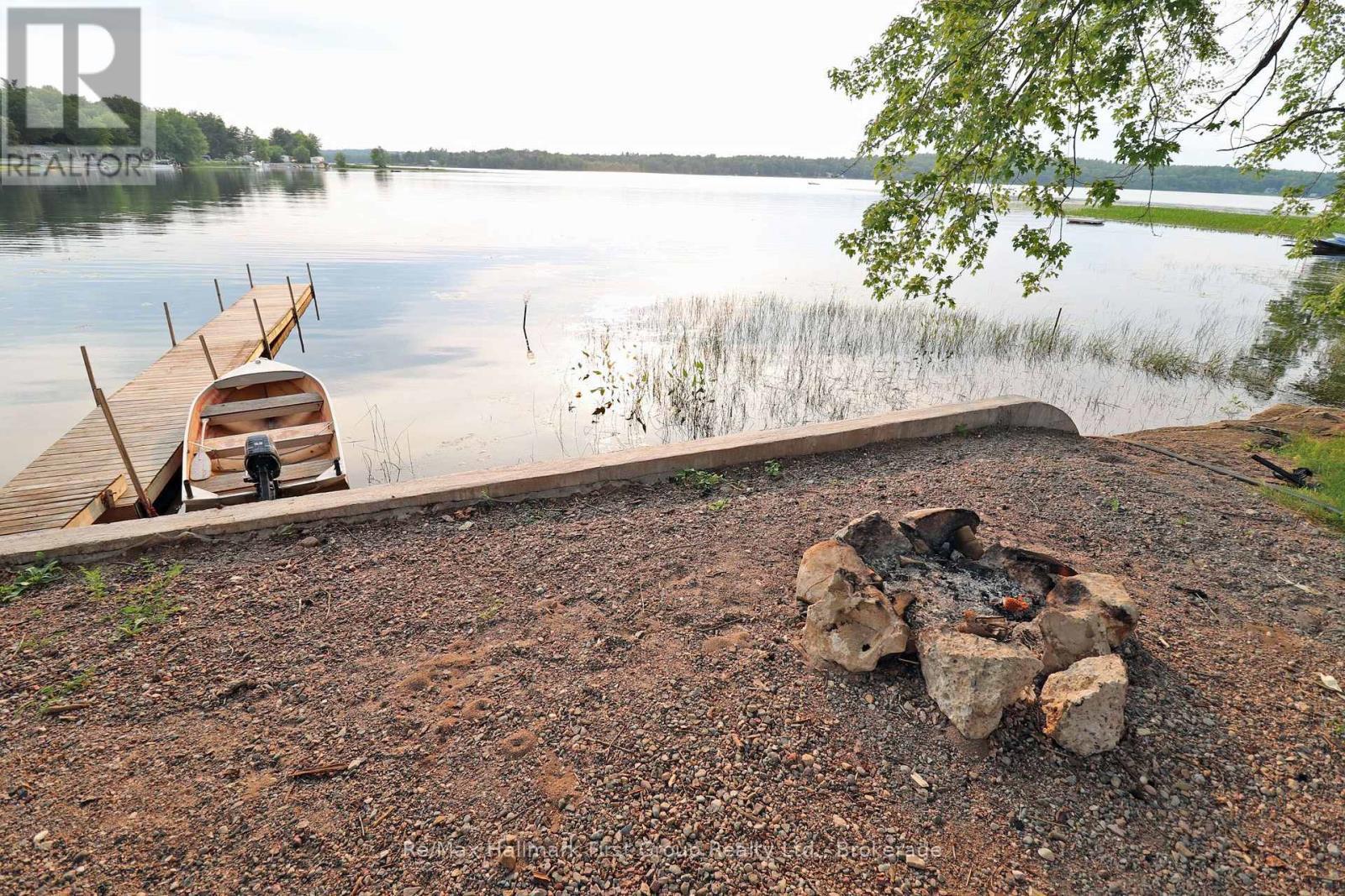 Firepit - 111 Hughes Lane, Tweed (Hungerford (Twp)), ON