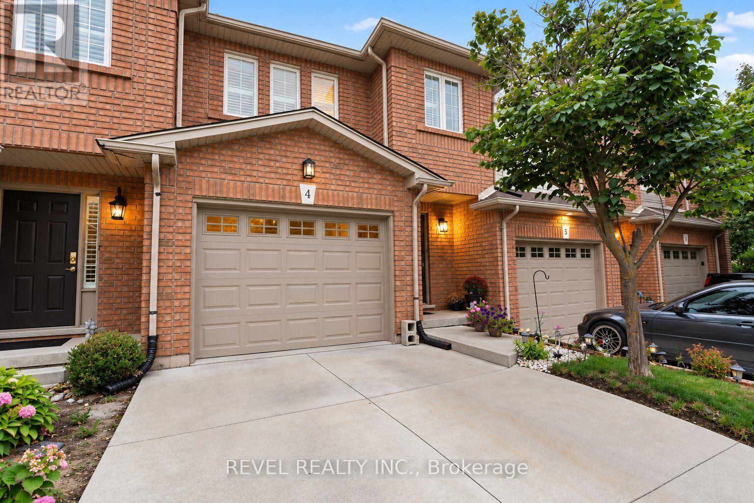 4 - 348 Highland Road W, Hamilton, ON