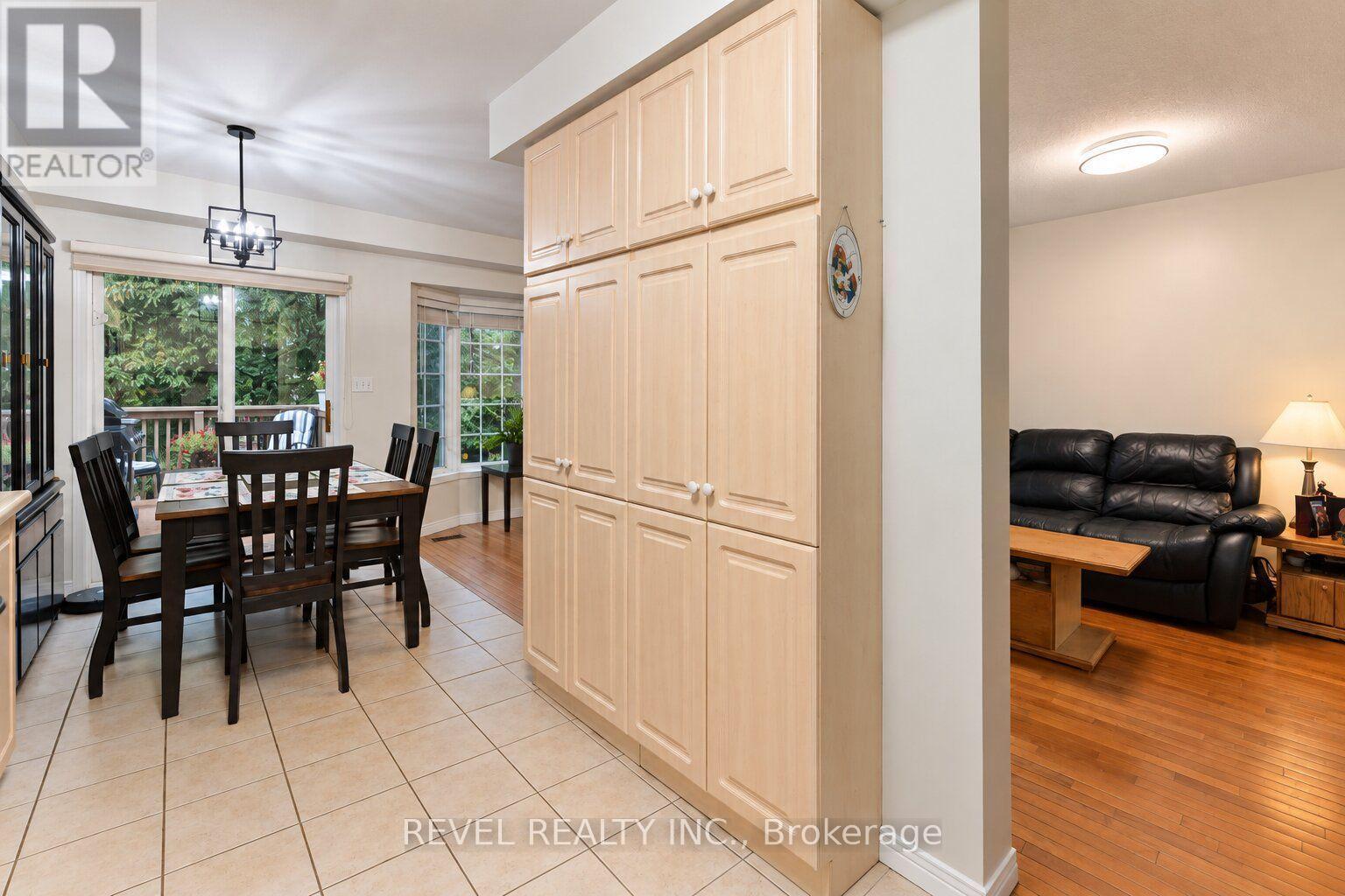 4 - 348 Highland Road W, Hamilton, ON