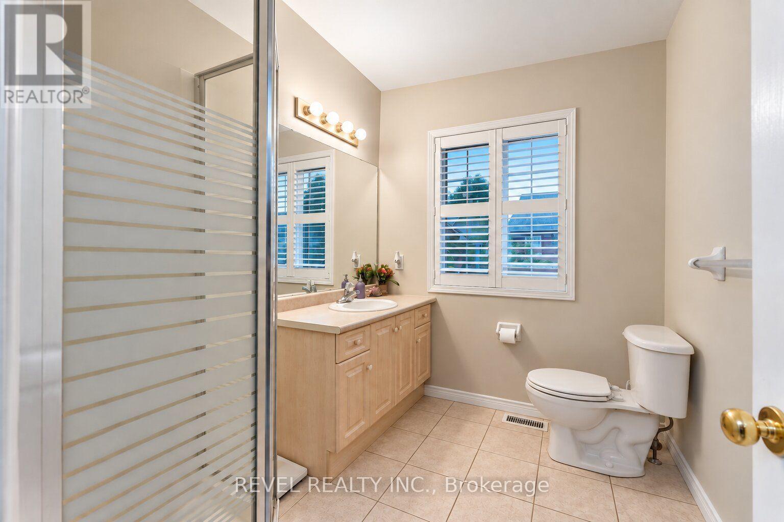 4 - 348 Highland Road W, Hamilton, ON