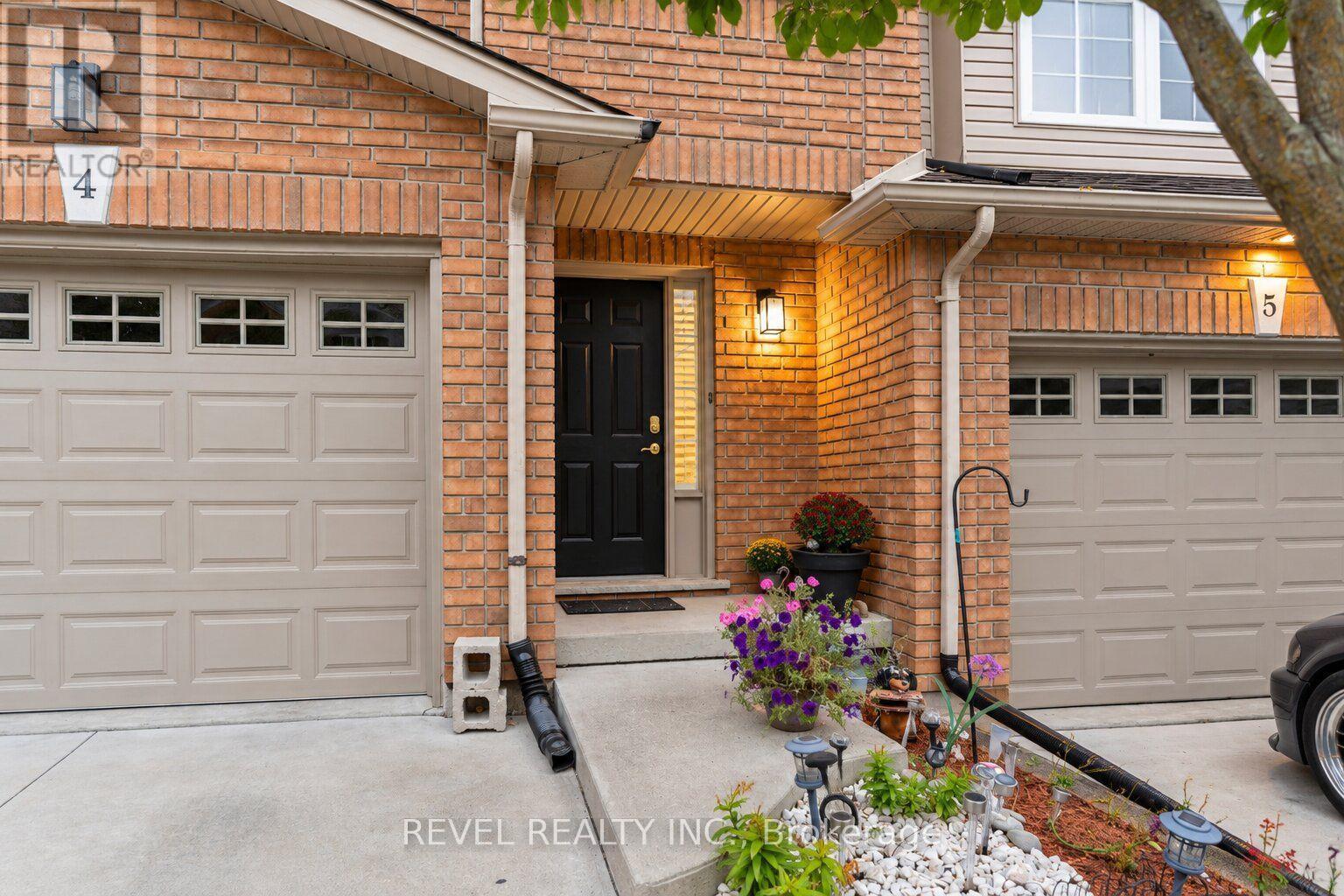 4 - 348 Highland Road W, Hamilton, ON