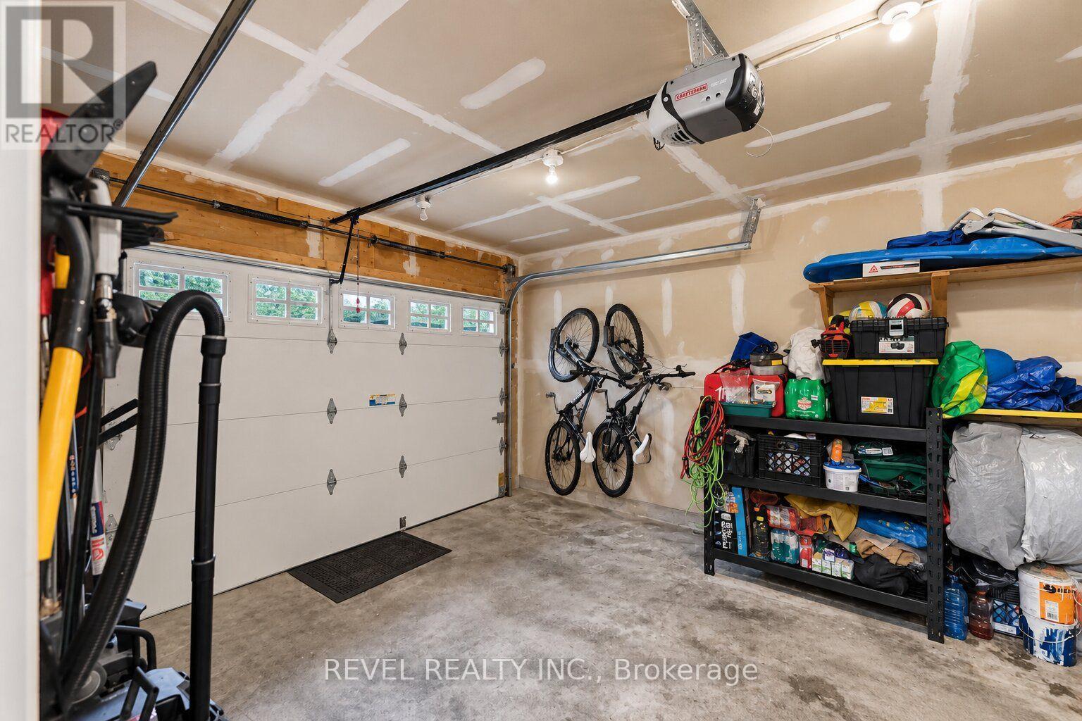 4 - 348 Highland Road W, Hamilton, ON