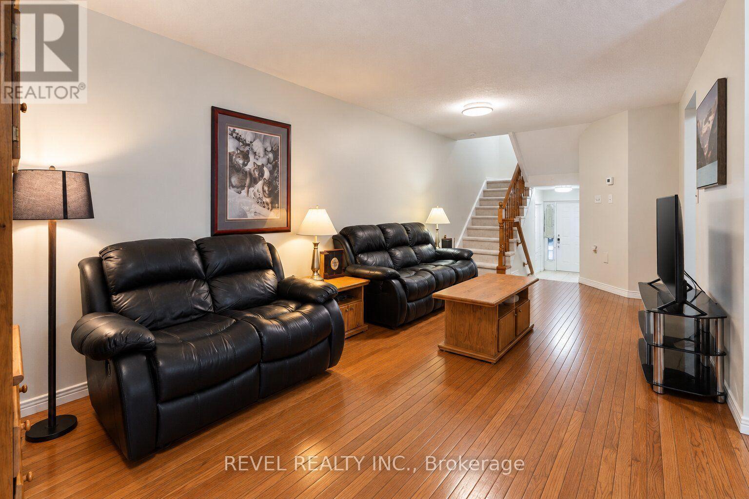 4 - 348 Highland Road W, Hamilton, ON