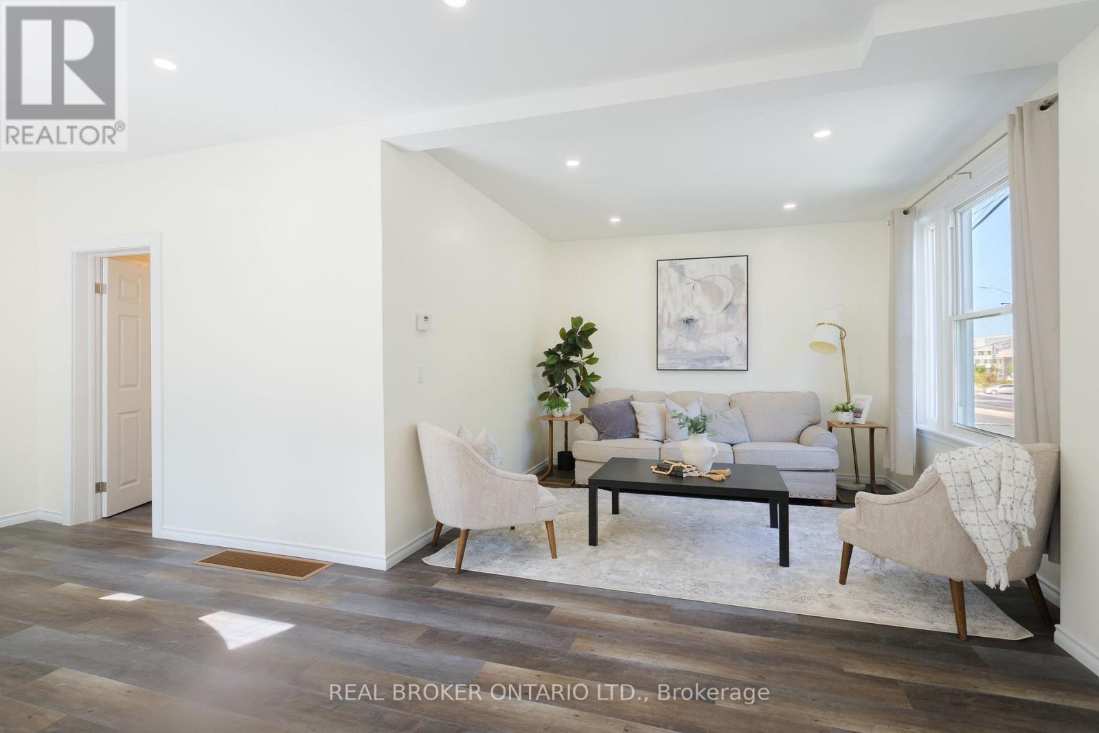 95 Fennell Avenue W, Hamilton, ON