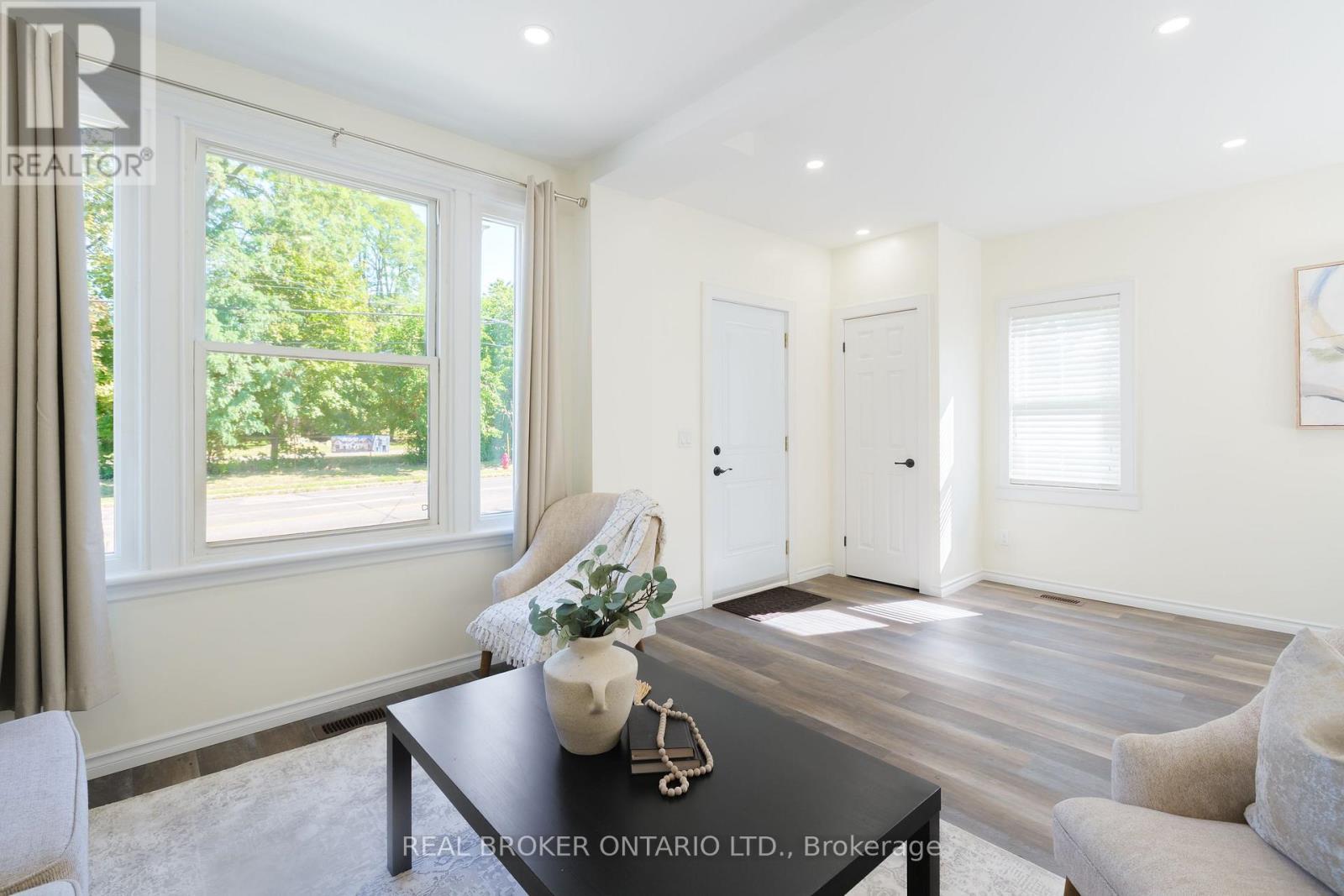 95 Fennell Avenue W, Hamilton, ON