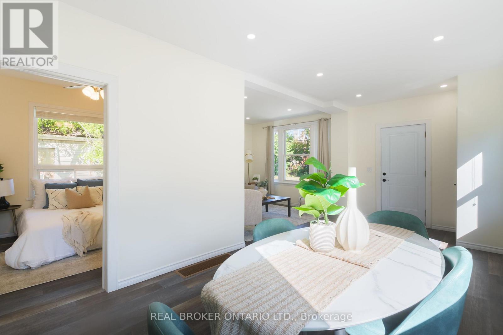 95 Fennell Avenue W, Hamilton, ON