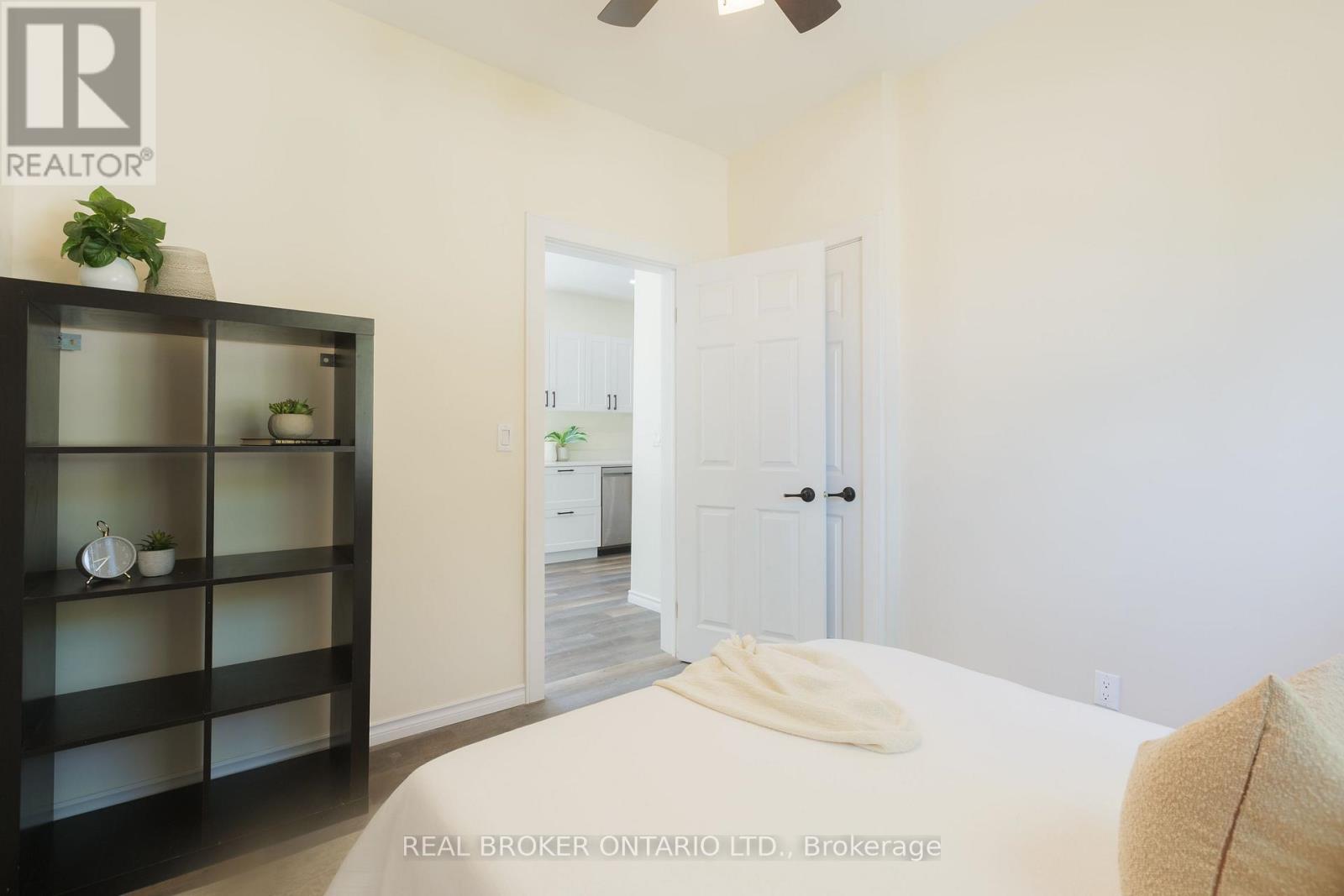 95 Fennell Avenue W, Hamilton, ON