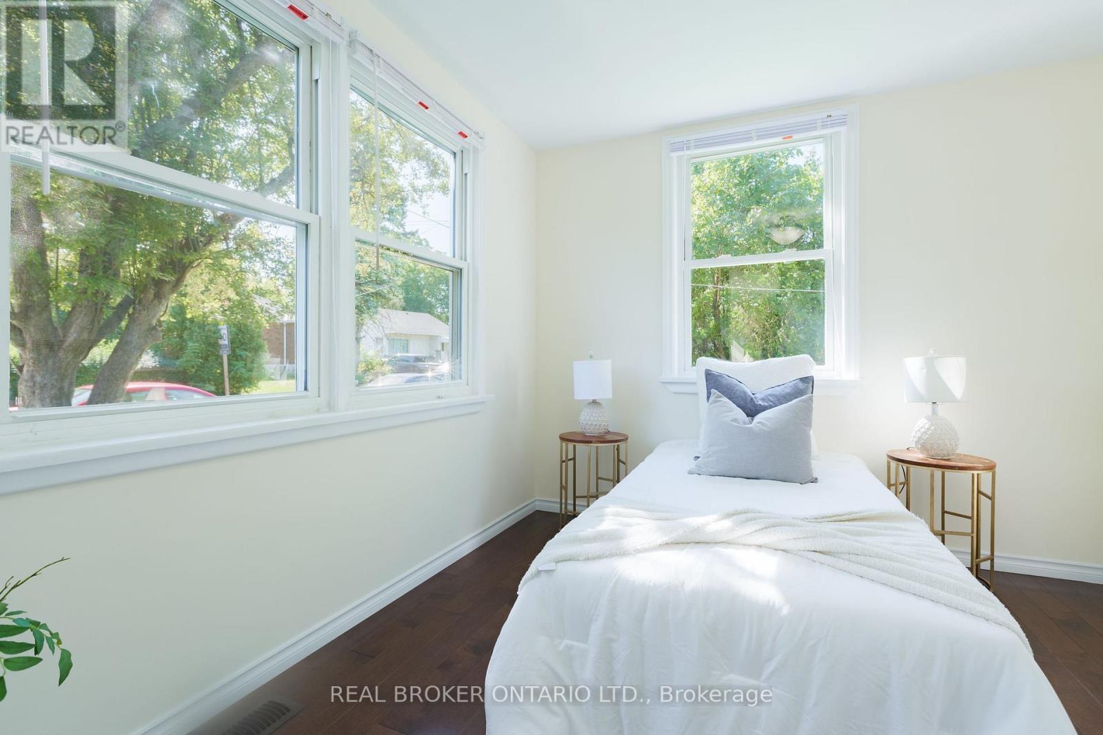95 Fennell Avenue W, Hamilton, ON