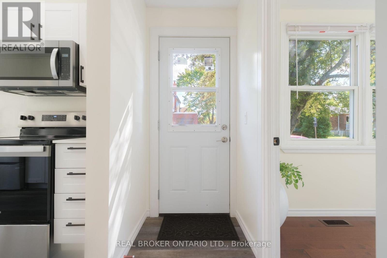 95 Fennell Avenue W, Hamilton, ON