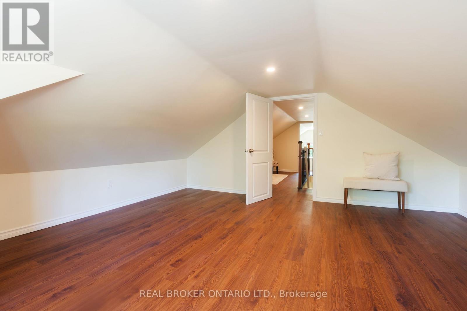 95 Fennell Avenue W, Hamilton, ON