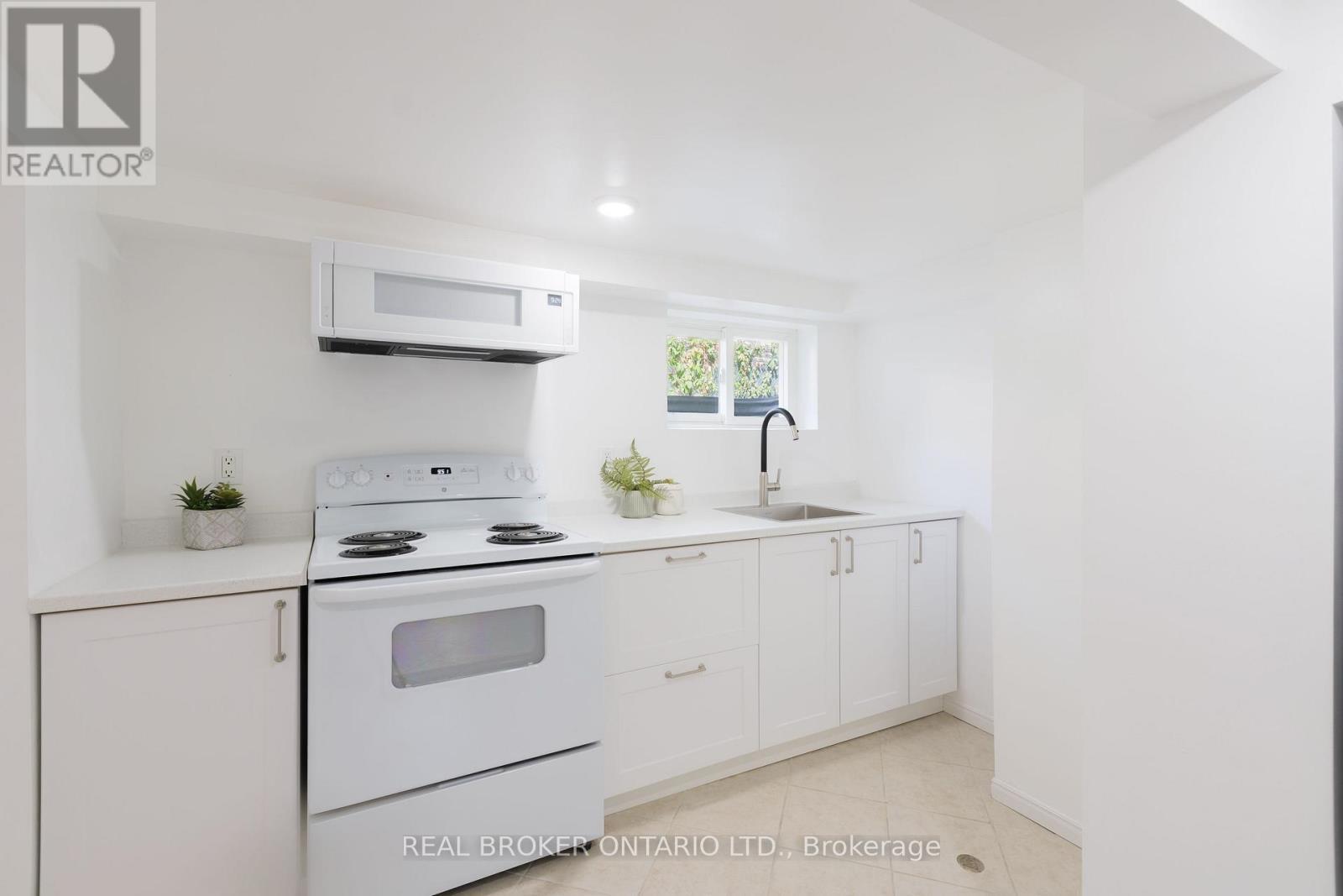 95 Fennell Avenue W, Hamilton, ON