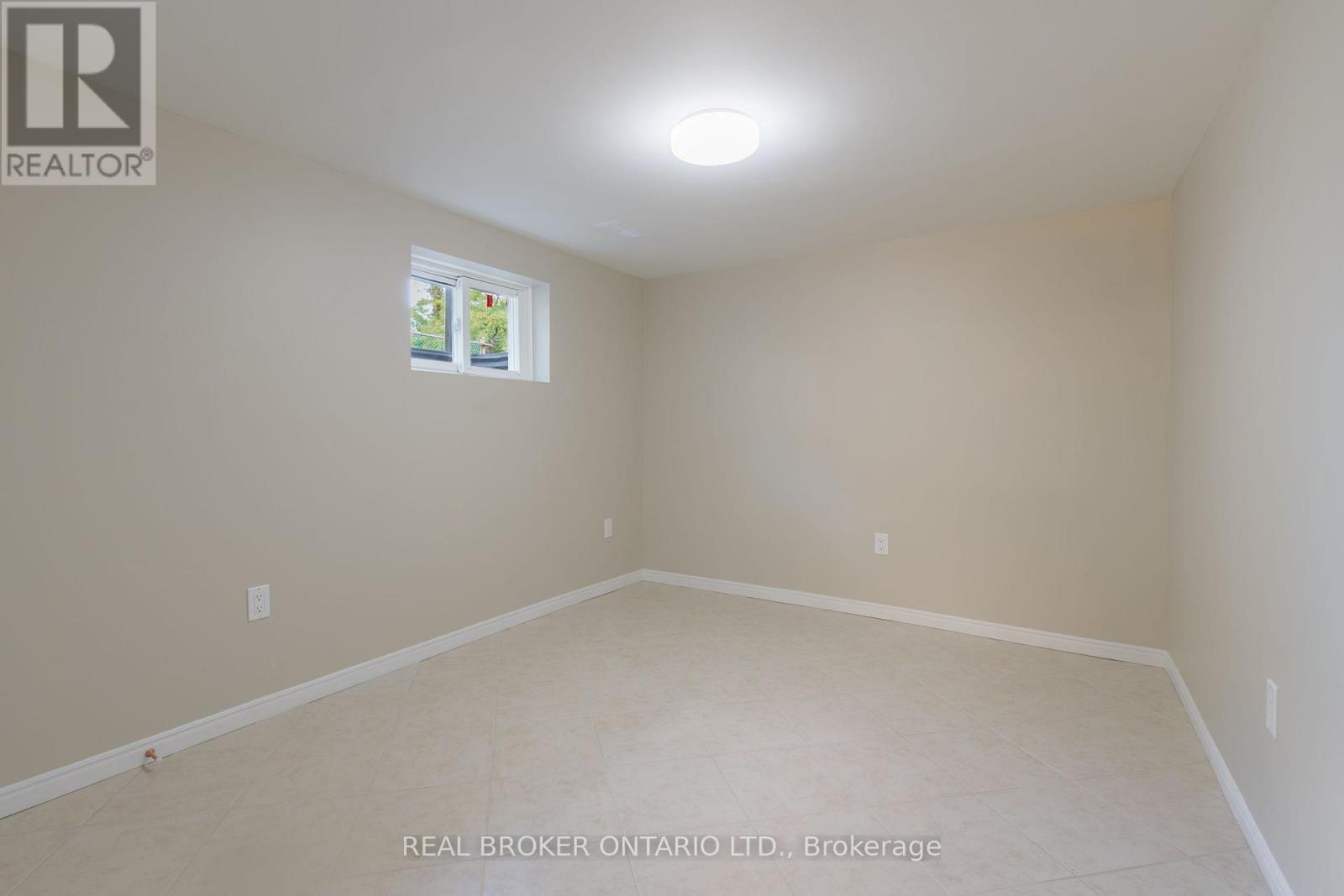 95 Fennell Avenue W, Hamilton, ON