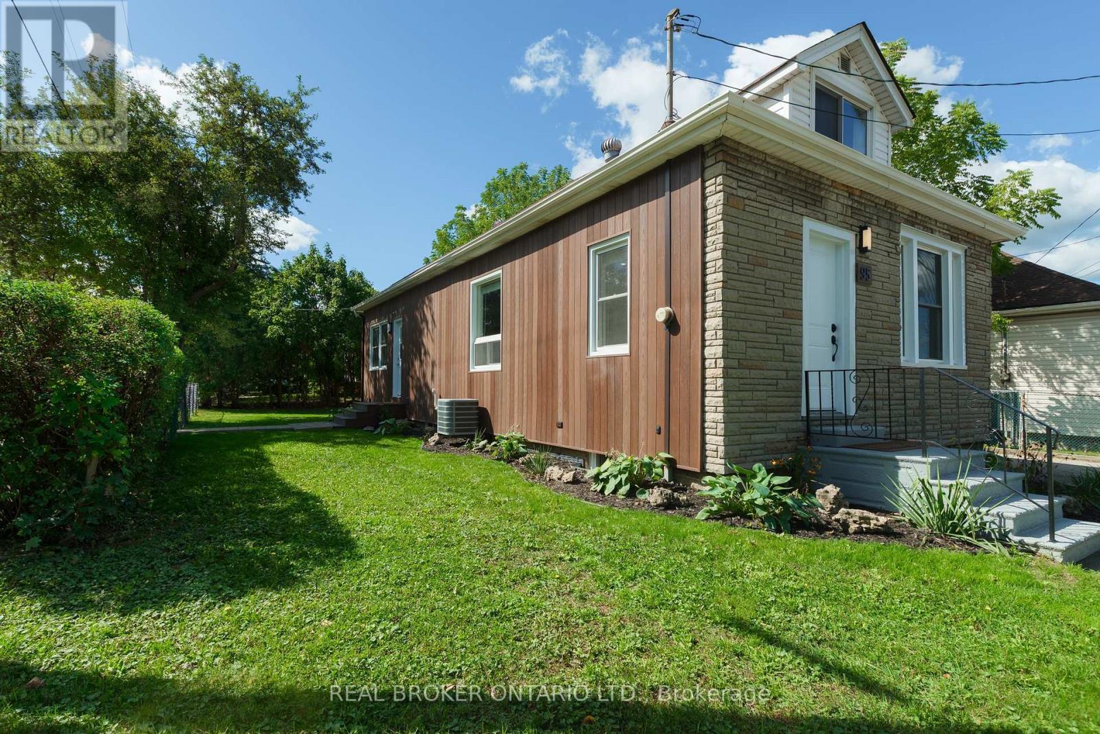 95 Fennell Avenue W, Hamilton, ON