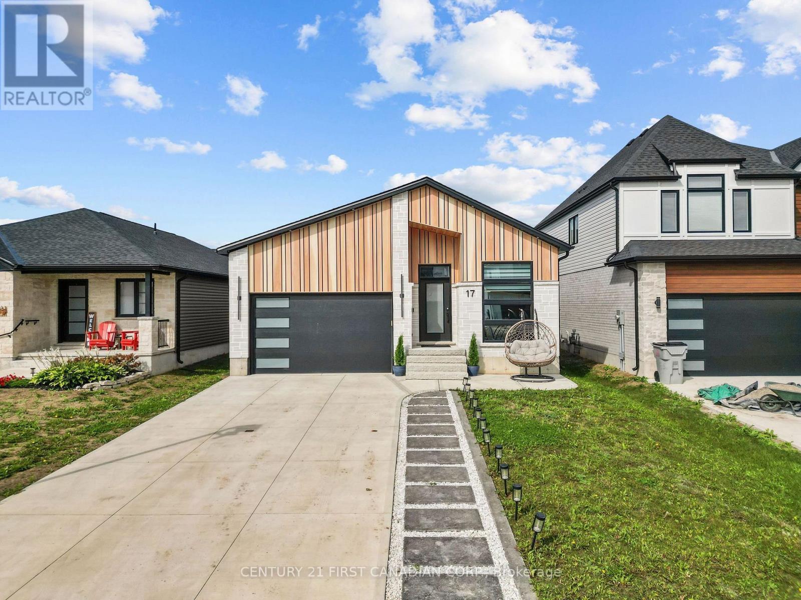 17 Sheldabren Street, North Middlesex (Ailsa Craig), ON