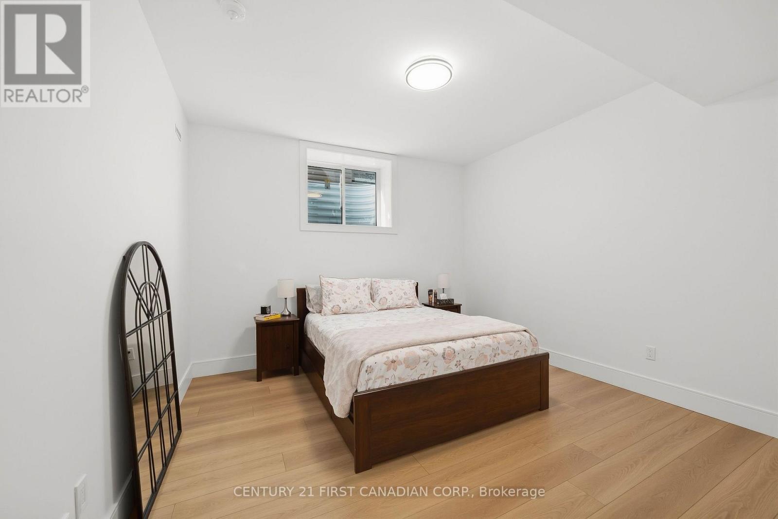 17 Sheldabren Street, North Middlesex (Ailsa Craig), ON