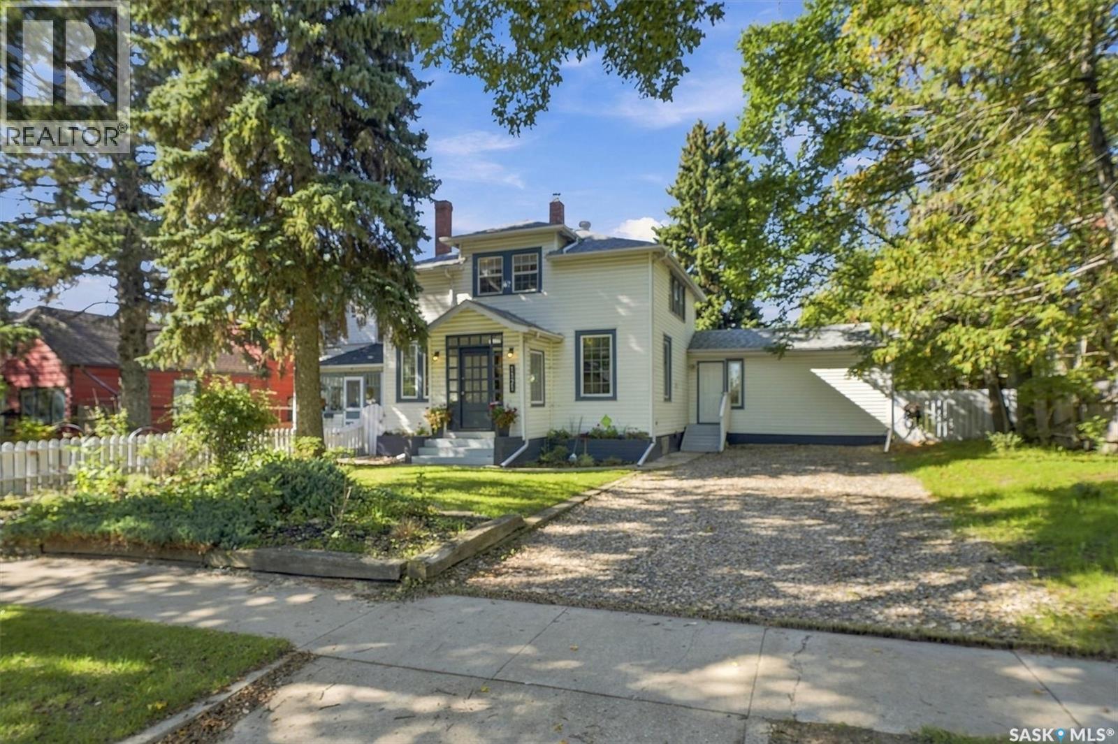 1121 B Avenue N, Saskatoon, SK