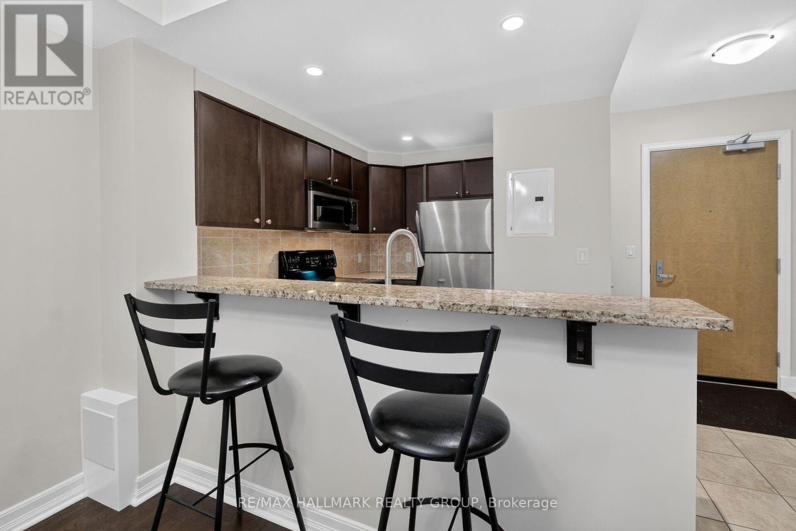 208 - 200 Besserer Street, Ottawa, ON