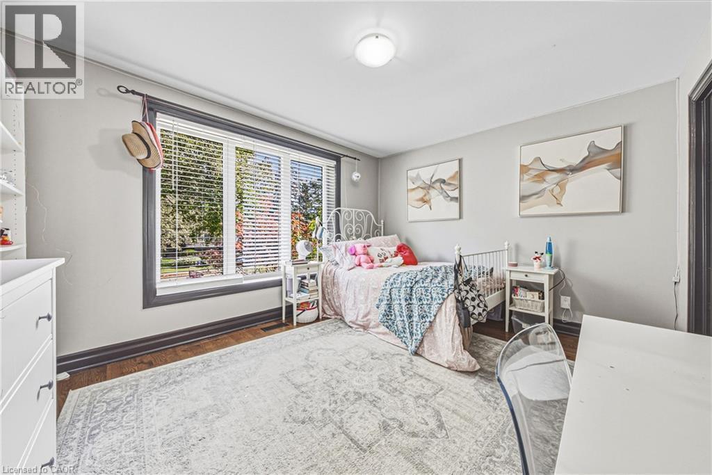 Hardwood floors, - 581 Holly Hill Crescent, Burlington, ON