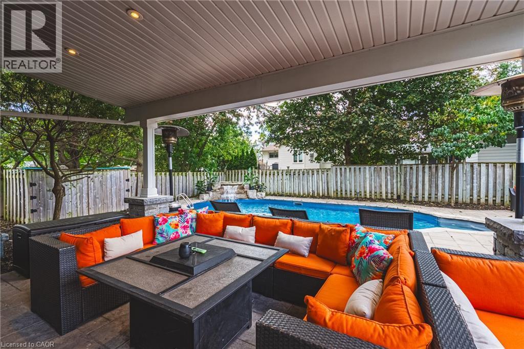 581 Holly Hill Crescent, Burlington, ON