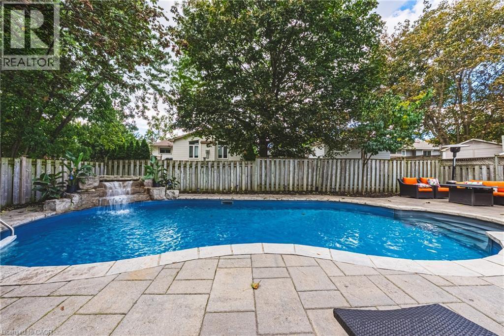 581 Holly Hill Crescent, Burlington, ON
