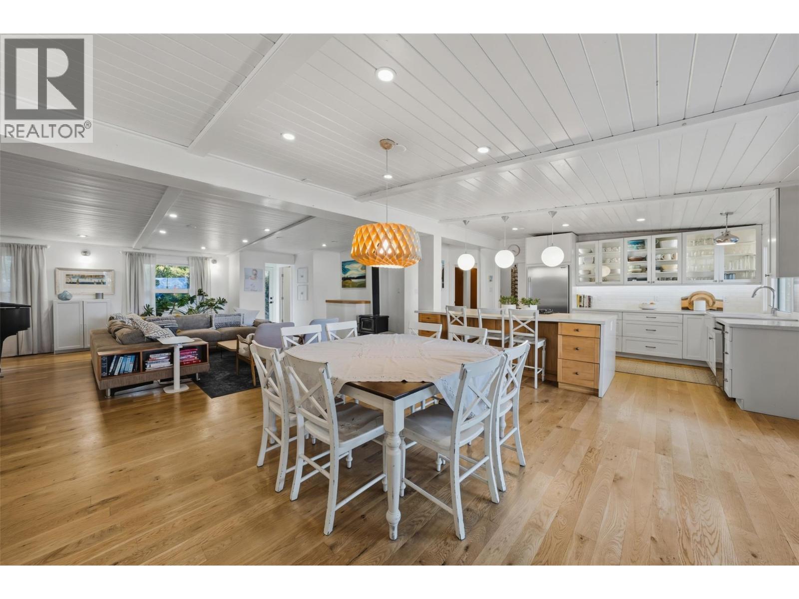 5147 Lakeshore Road, Kelowna, BC