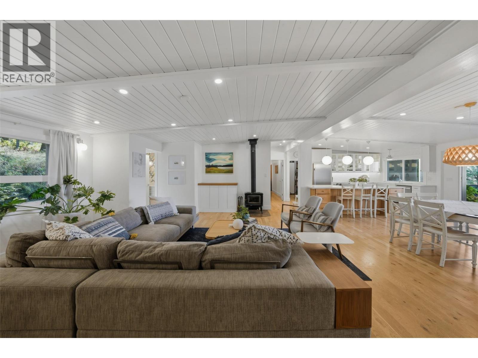 5147 Lakeshore Road, Kelowna, BC