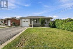 35 NORFIELD CRESCENT Toronto, ON M9W 1X5