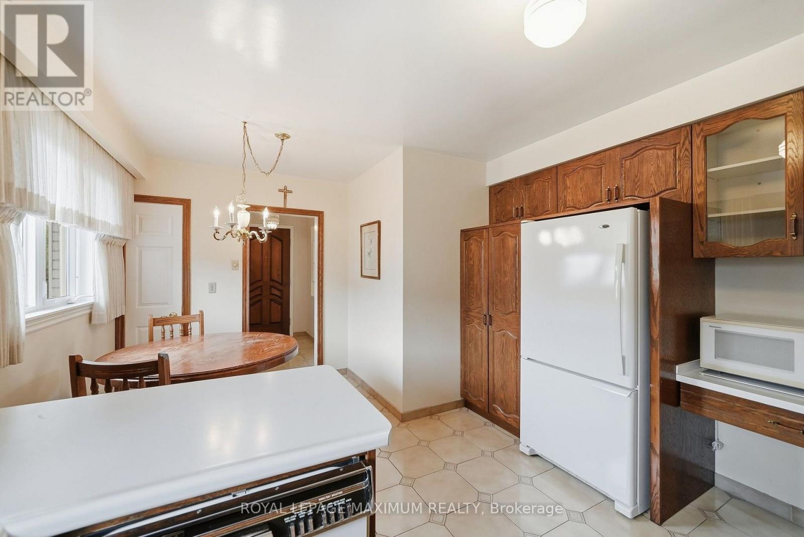 35 Norfield Crescent, Toronto, ON