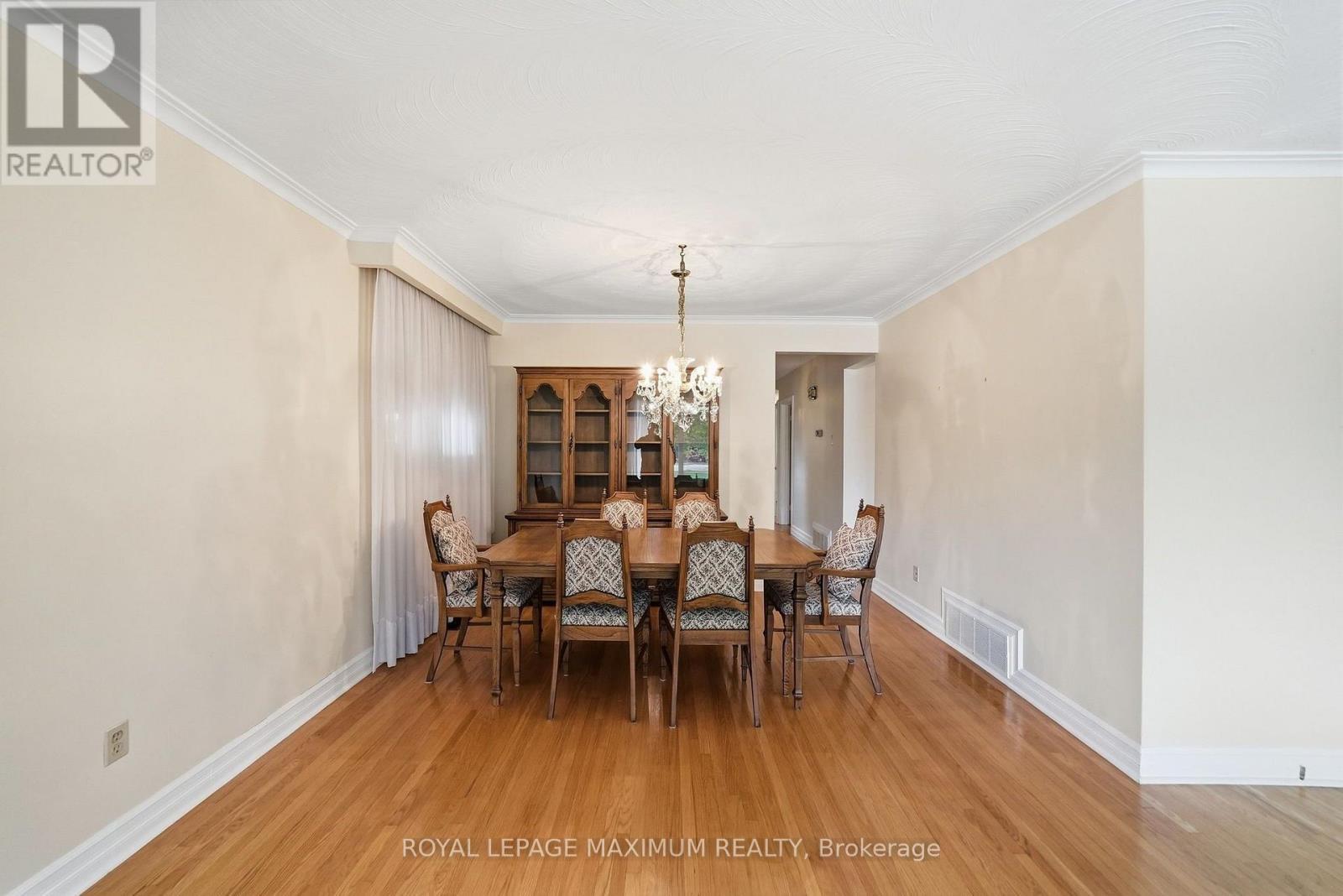 35 Norfield Crescent, Toronto, ON