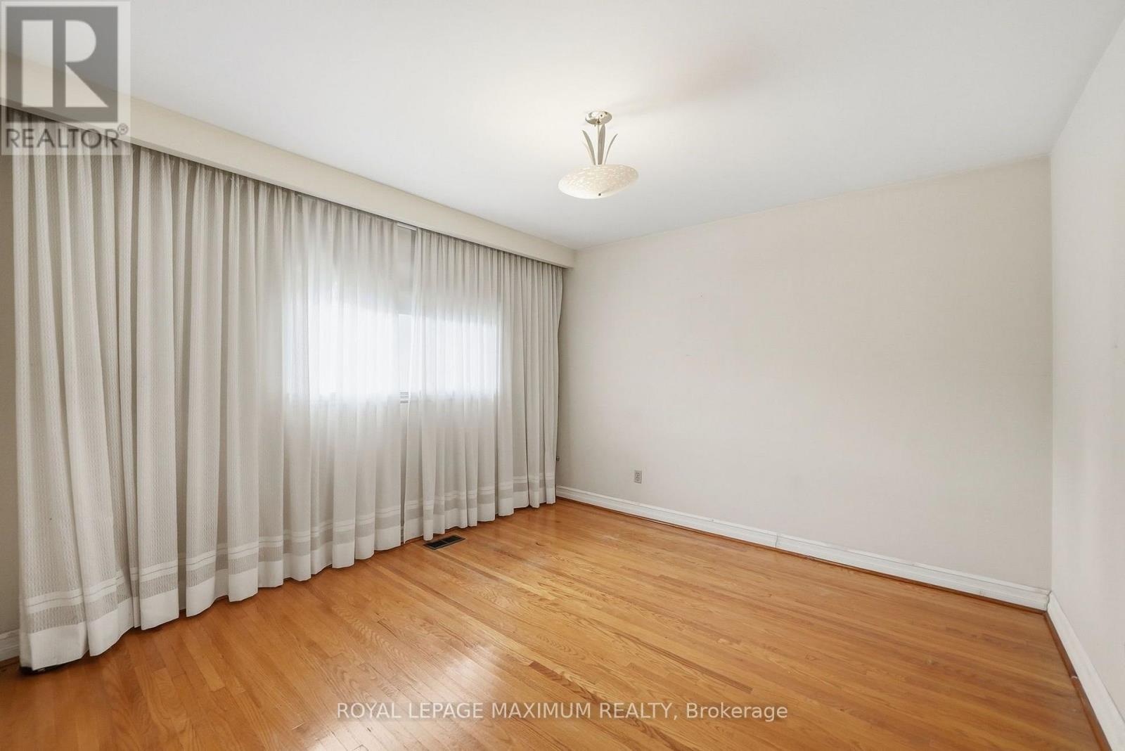 35 Norfield Crescent, Toronto, ON
