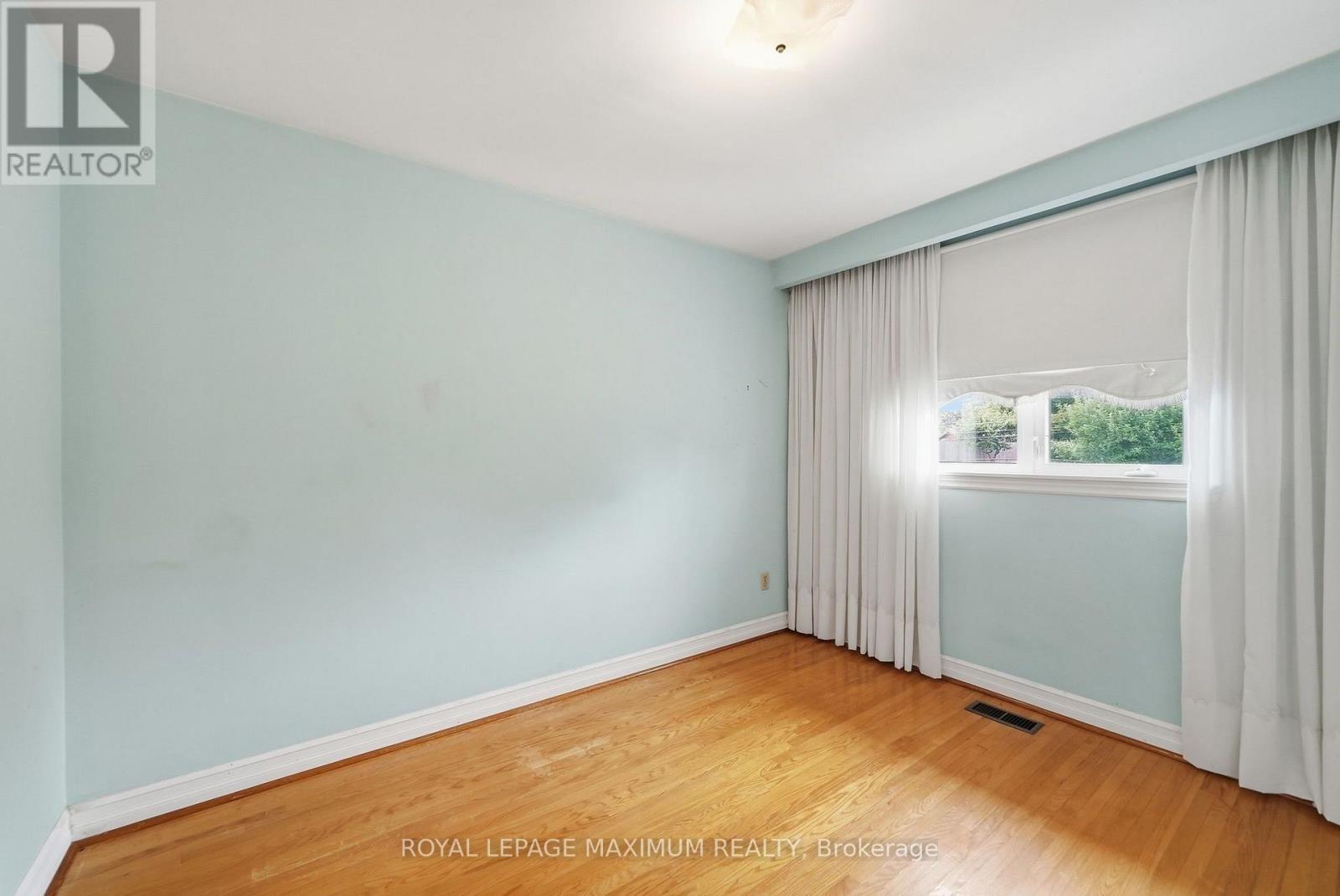 35 Norfield Crescent, Toronto, ON