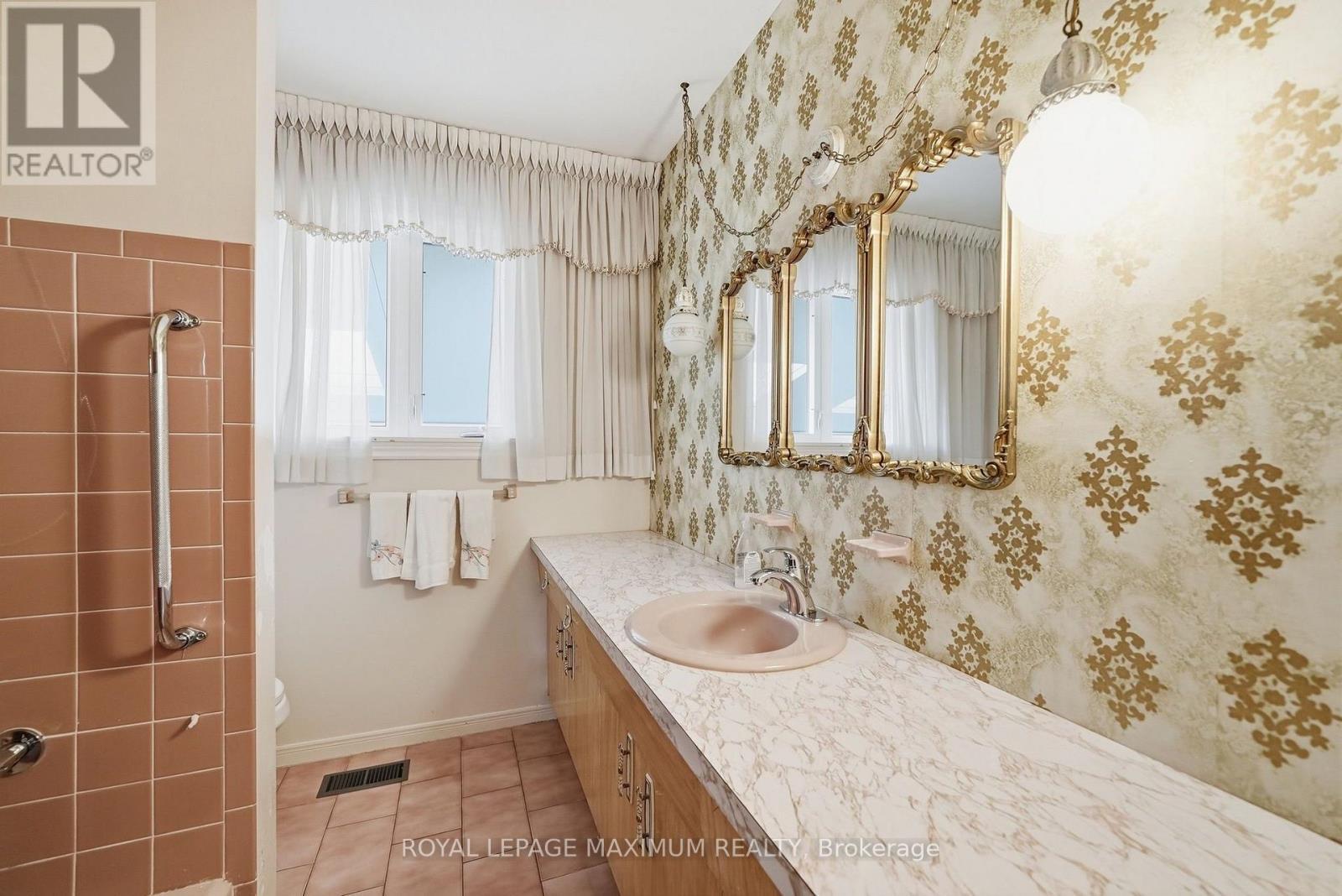 35 Norfield Crescent, Toronto, ON
