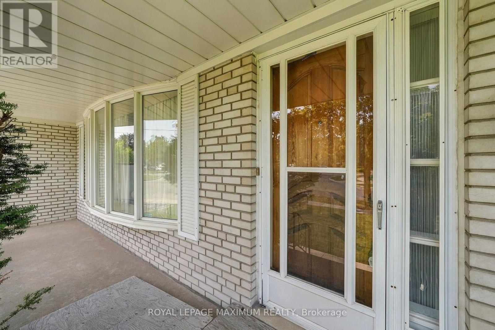 35 Norfield Crescent, Toronto, ON