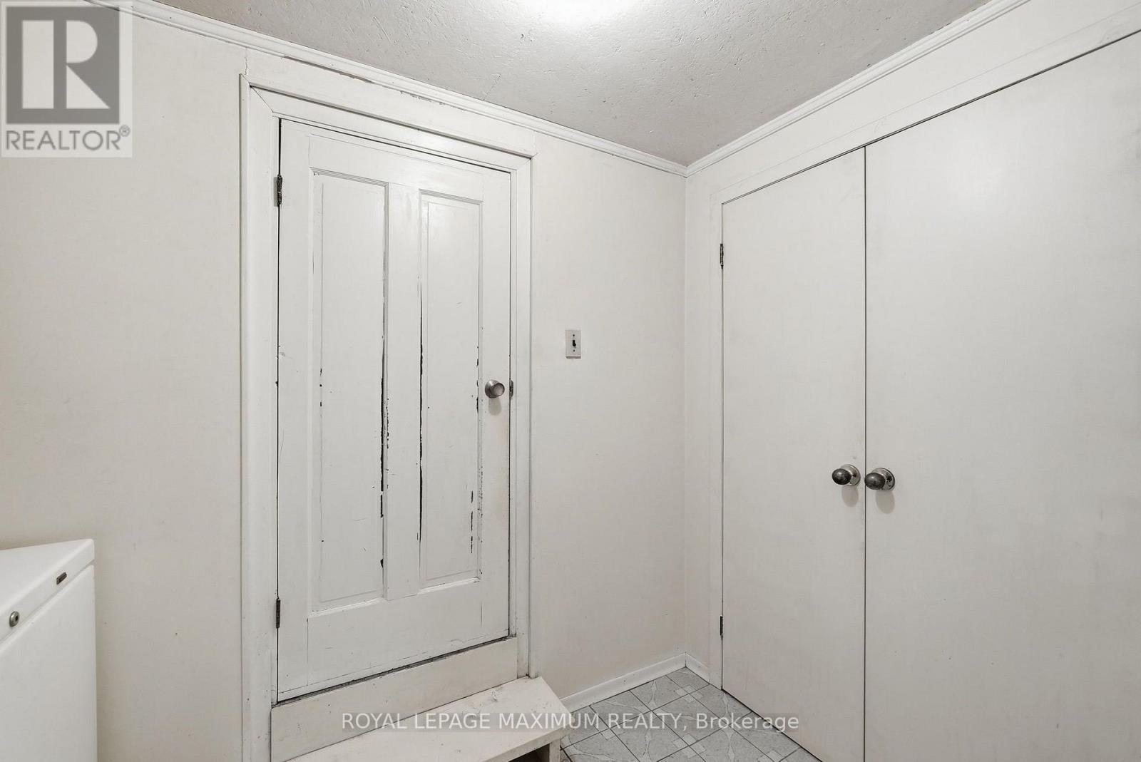 35 Norfield Crescent, Toronto, ON