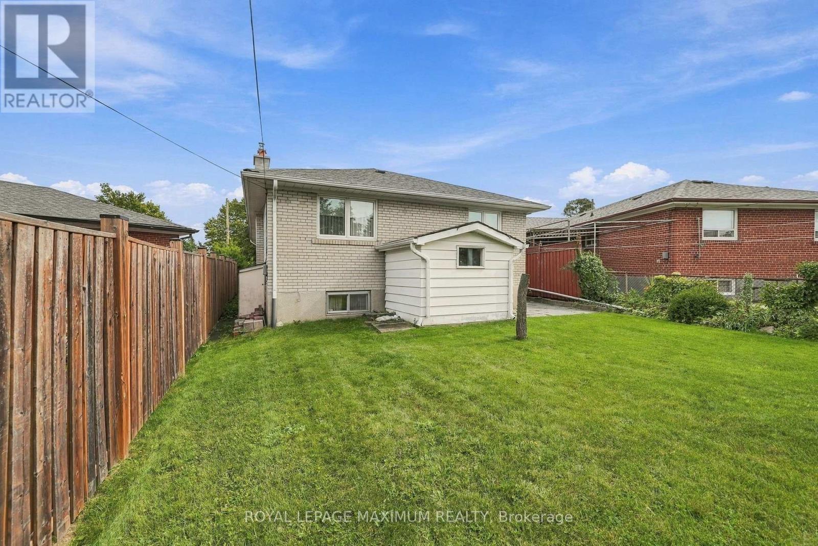 35 Norfield Crescent, Toronto, ON