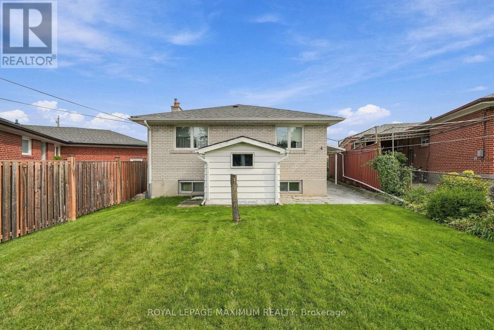 35 Norfield Crescent, Toronto, ON
