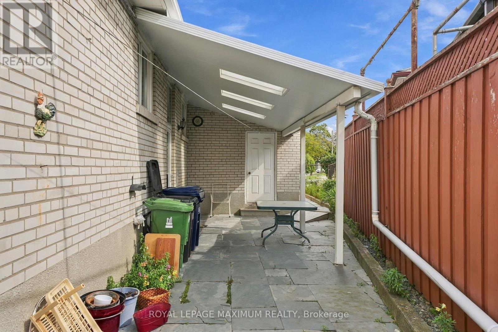 35 Norfield Crescent, Toronto, ON