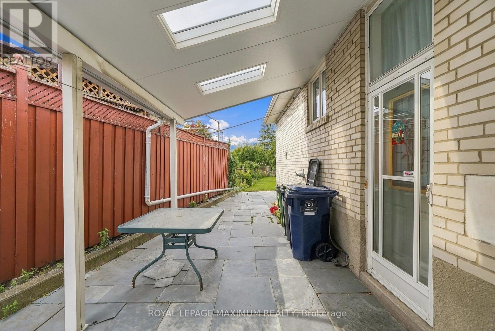 35 Norfield Crescent, Toronto, ON