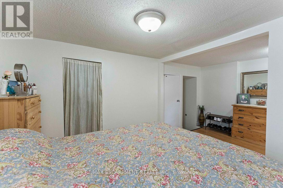 253 Eaglewood Boulevard, Mississauga, ON