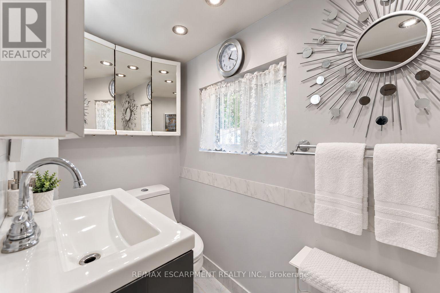 253 Eaglewood Boulevard, Mississauga, ON