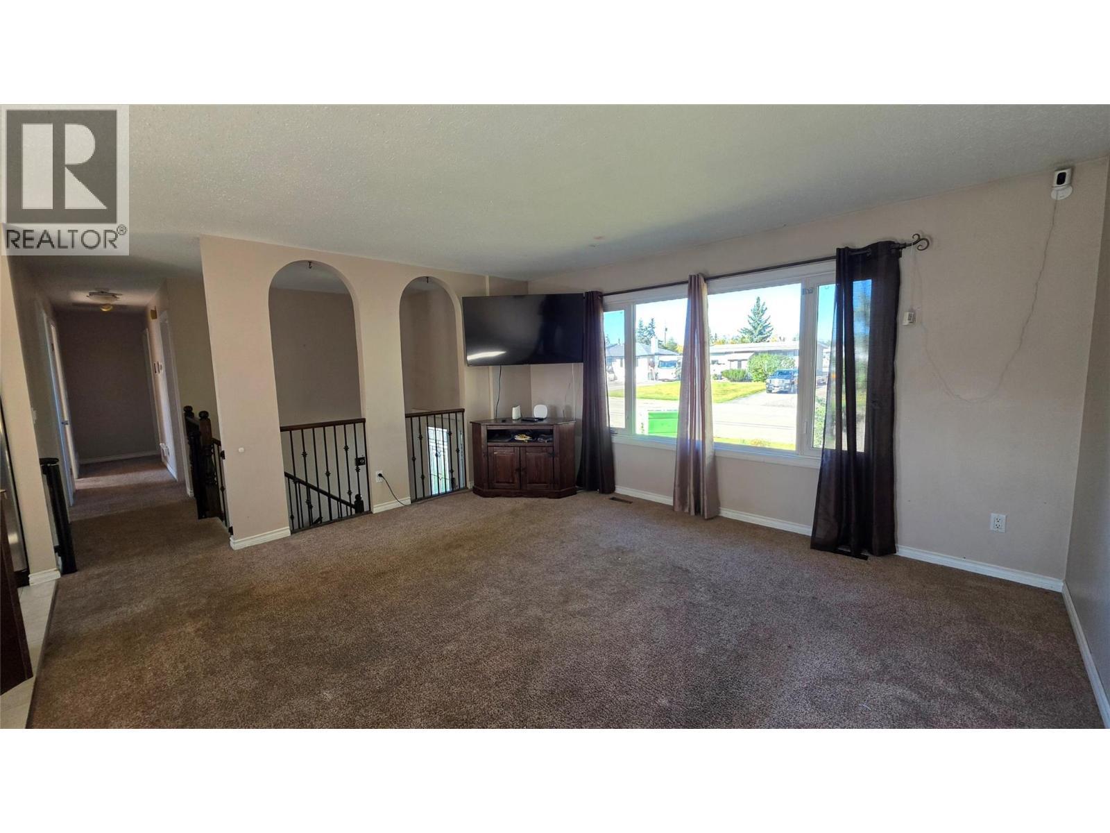 1905 108 Avenue, Dawson Creek, BC