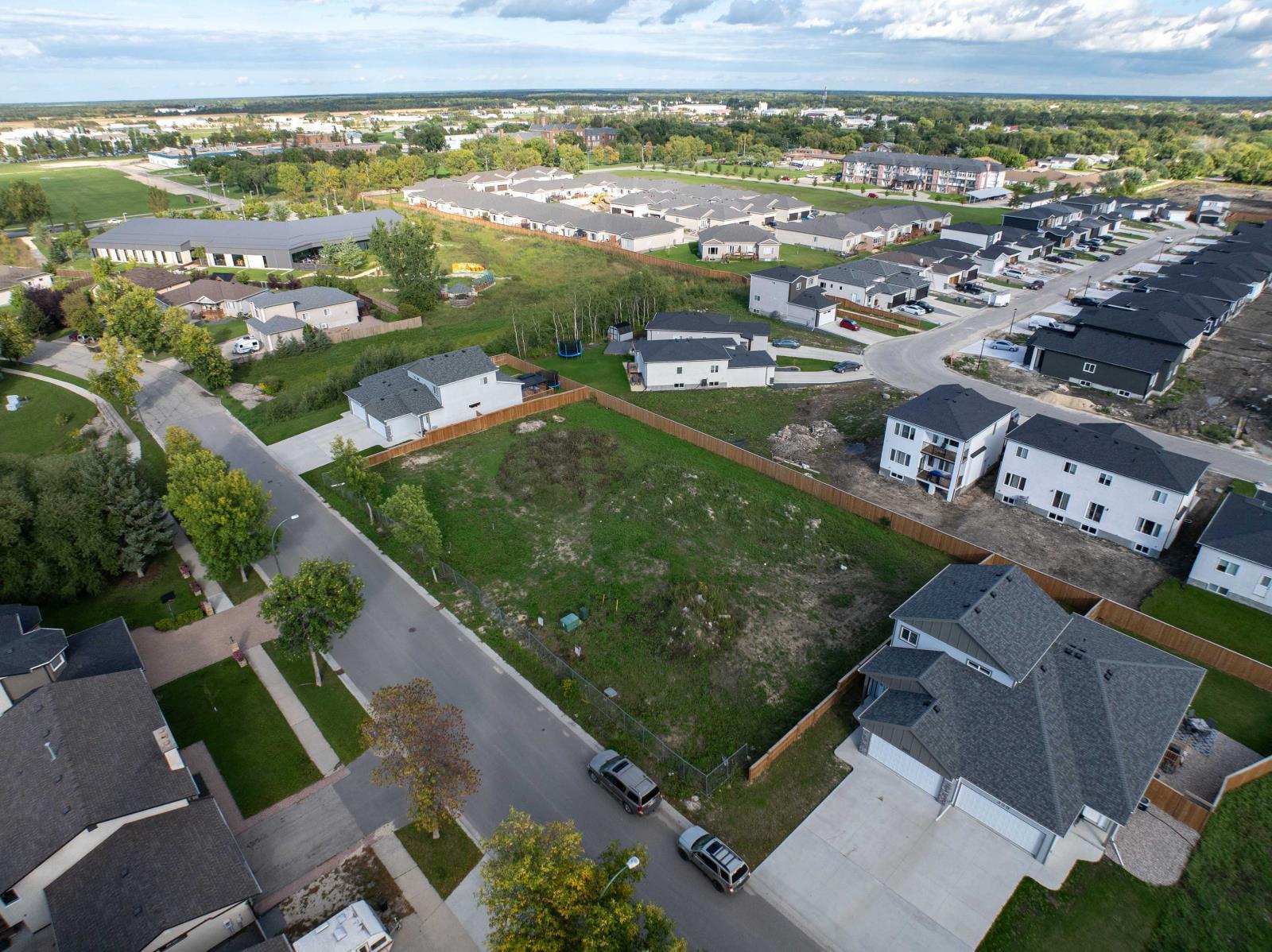 362 - 372 Purvis Blvd, Selkirk, MB