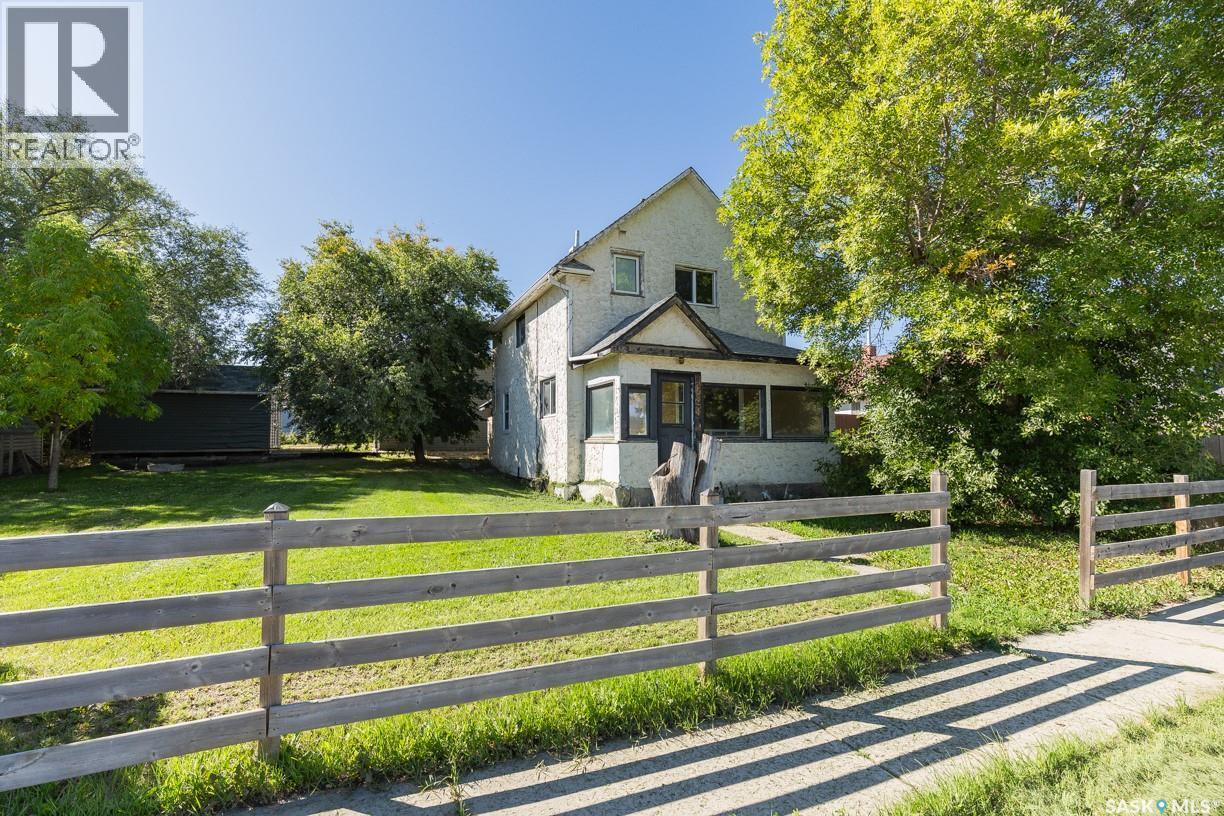 521 Pacific Avenue, Kerrobert, SK