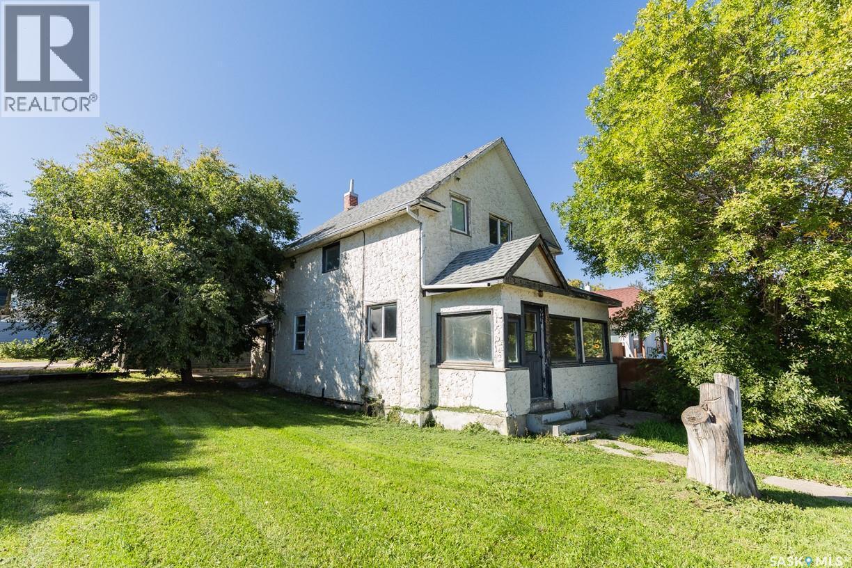 521 Pacific Avenue, Kerrobert, SK