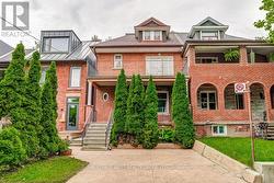 28 CONCORD AVENUE Toronto, ON M6H 2P1