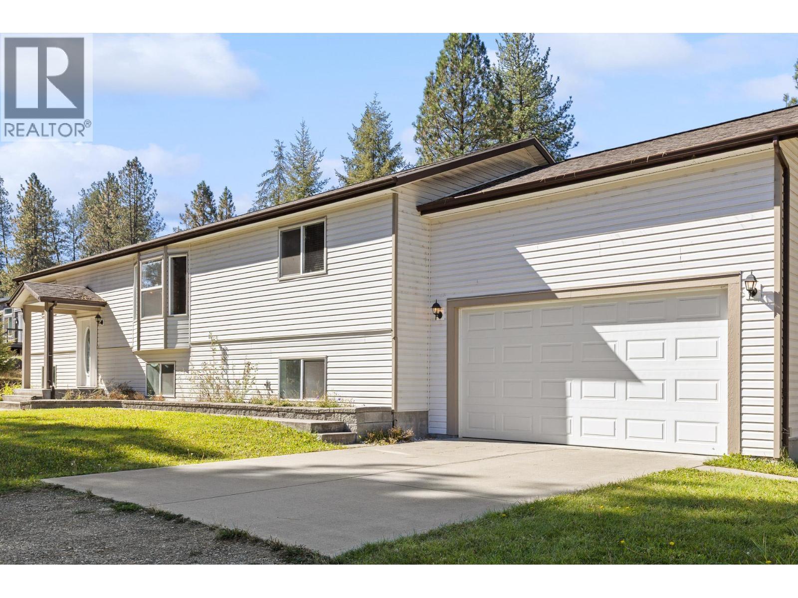 1261 Main Street, Christina Lake, BC