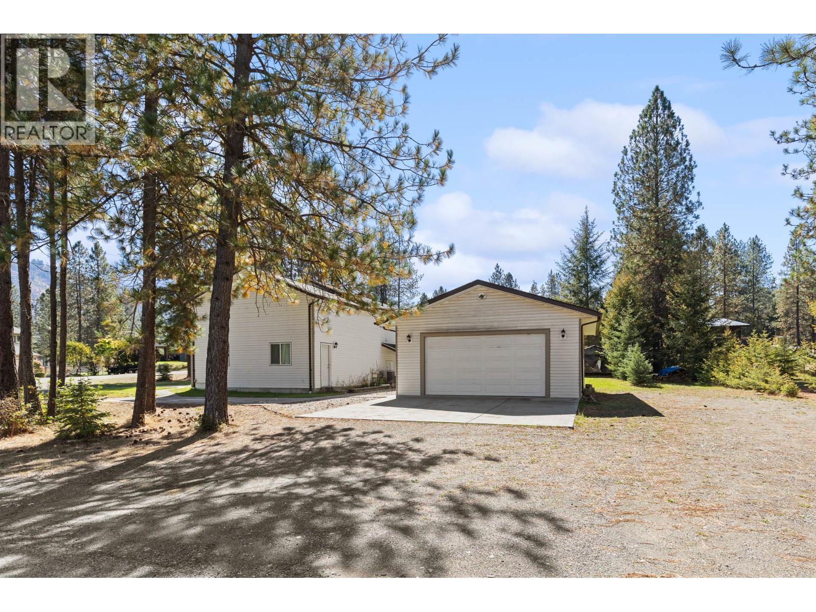 1261 Main Street, Christina Lake, BC