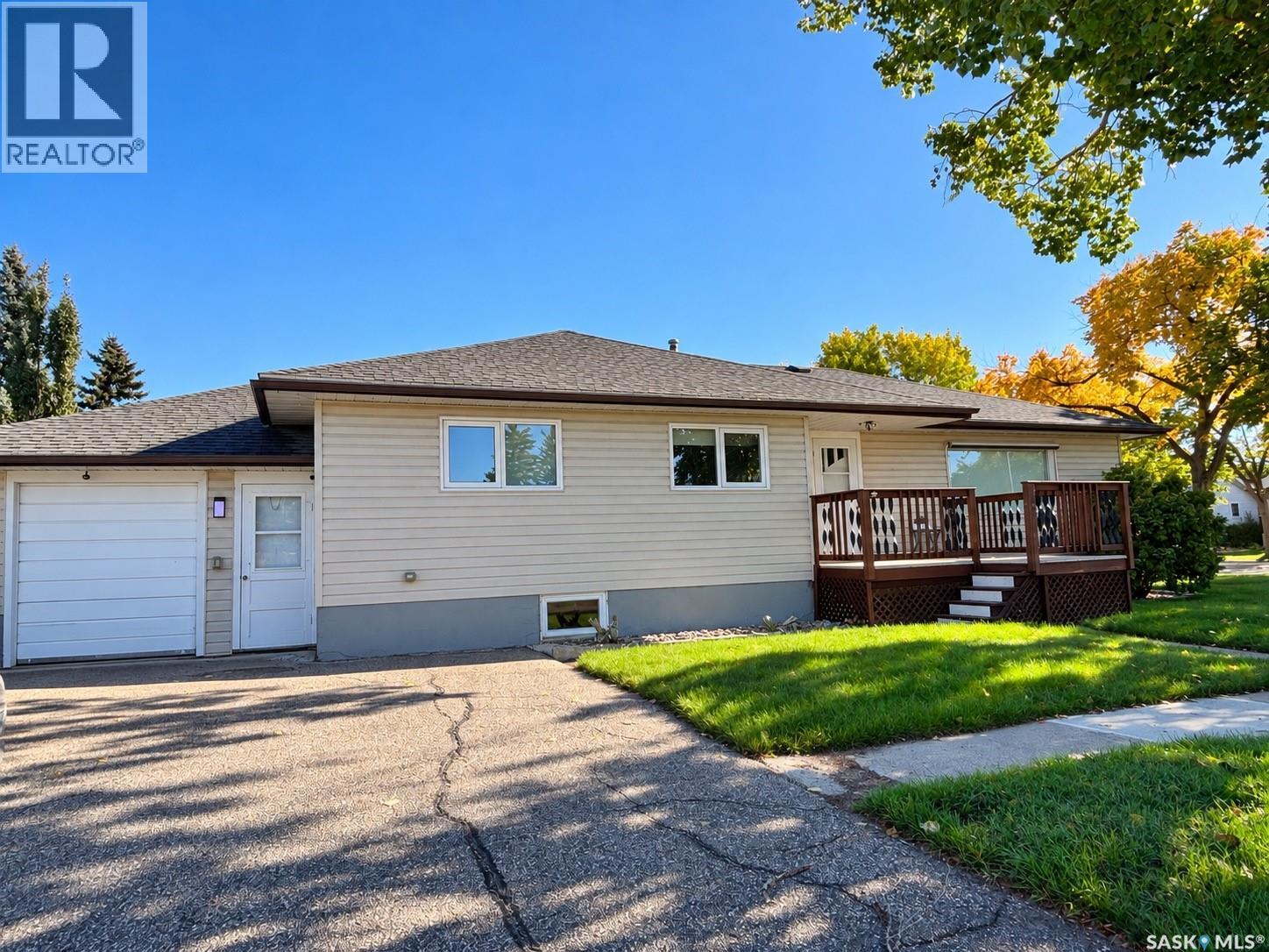 418 4Th Avenue W, Kindersley, SK