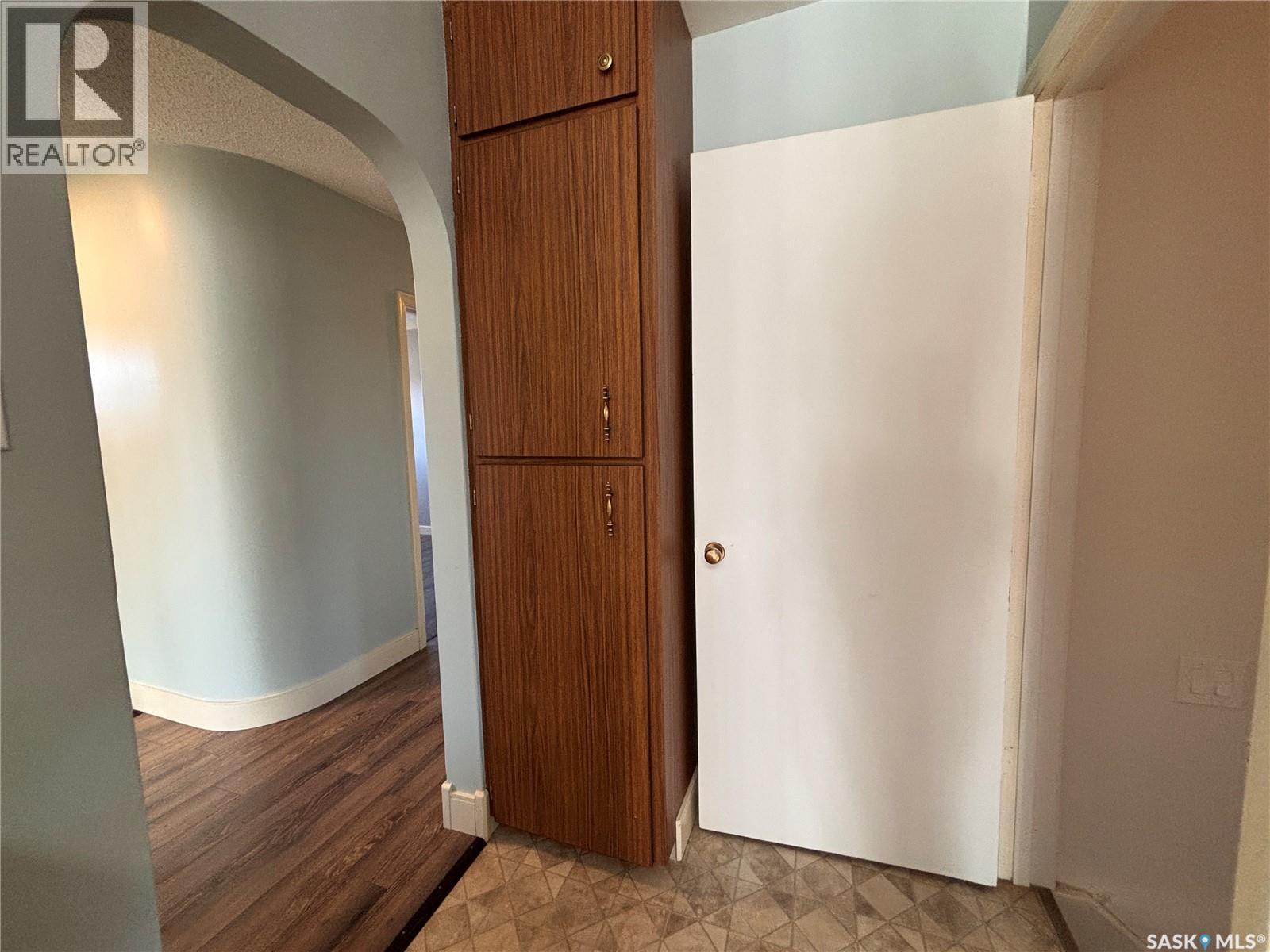418 4Th Avenue W, Kindersley, SK